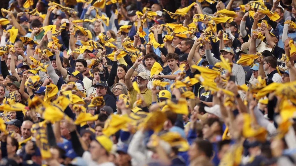 Milwaukee Brewers fans (Source: Michael Reaves/Getty Images)