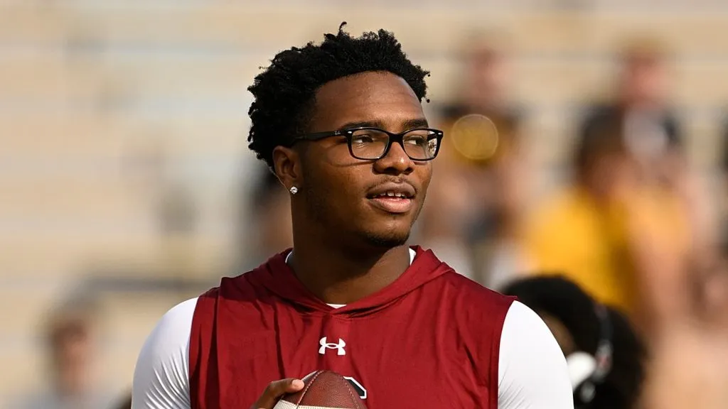 LaNorris Sellers in warmups