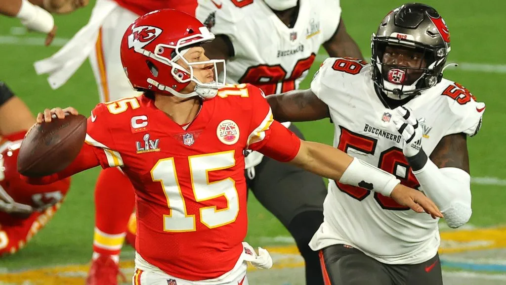 Shaquil Barrett Patrick Mahomes