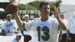 Dan Marino competes in a flag-football legends game during 2005 Pro Bowl week.