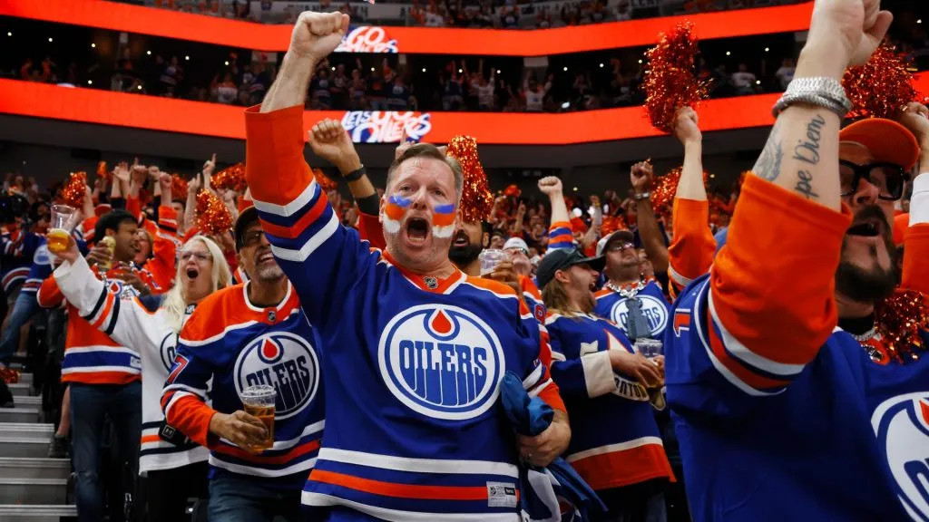 Edmonton Oilers fans (Source: Bruce Bennett/Getty Images)