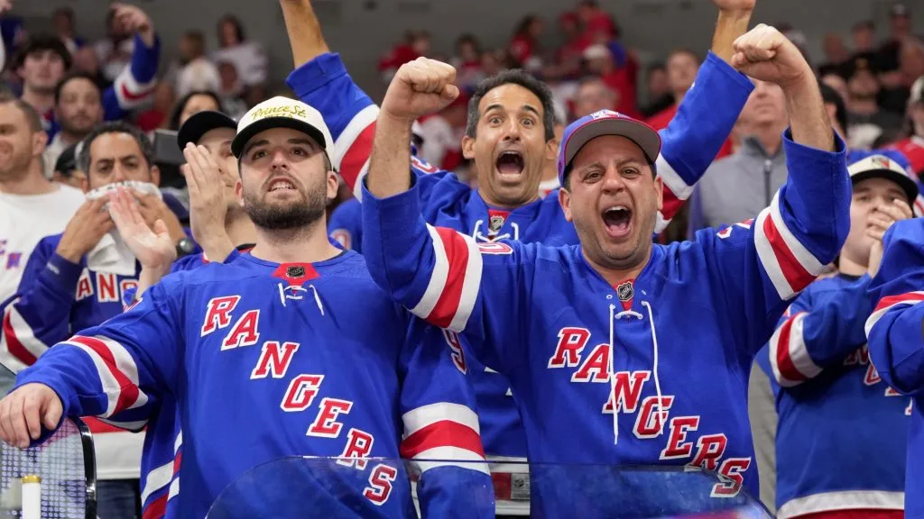New York Rangers fans (Source: Grant Halverson/Getty Images)