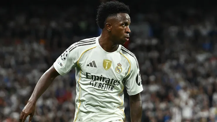 Video: Vinicius Jr leaves Real Madrid vs Barcelona visibly angry after being subbed off