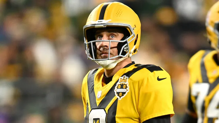 Aaron Rodgers #8 of the Pittsburgh Steelers.