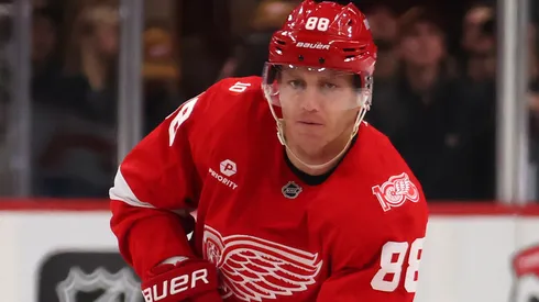 Patrick Kane #88 of the Red Wings plays against the Panthers.