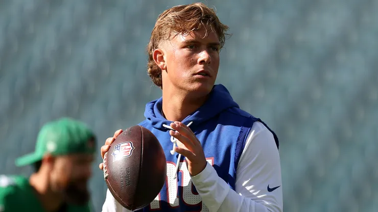 Jaxson Dart #6 of the New York Giants