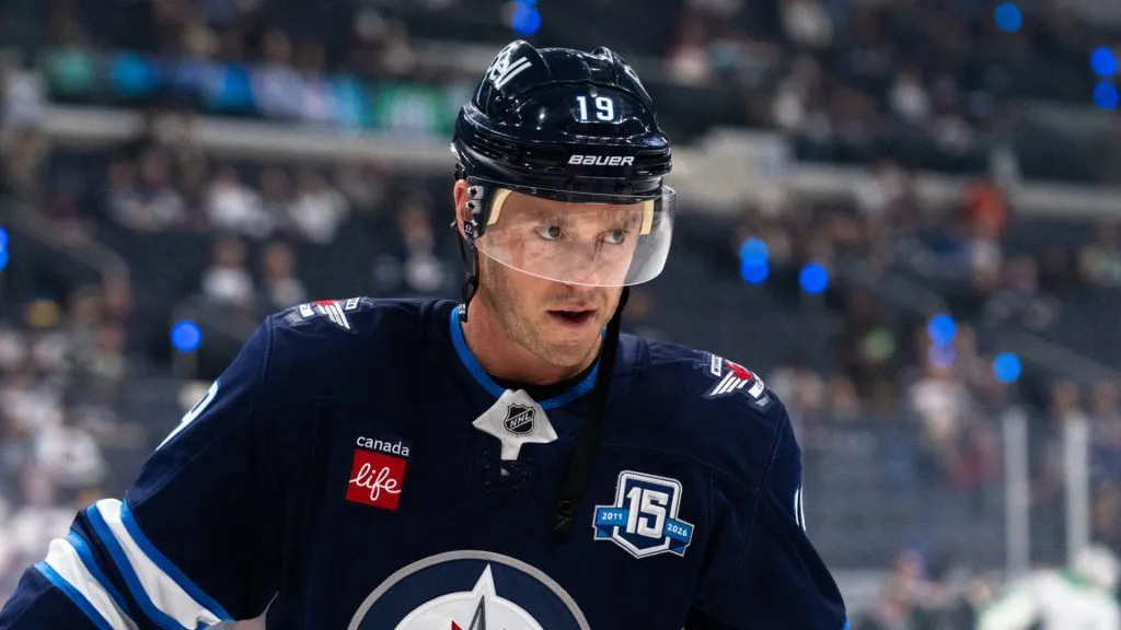 Jonathan Toews in action