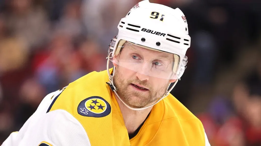 Steven Stamkos waiting for a face-off