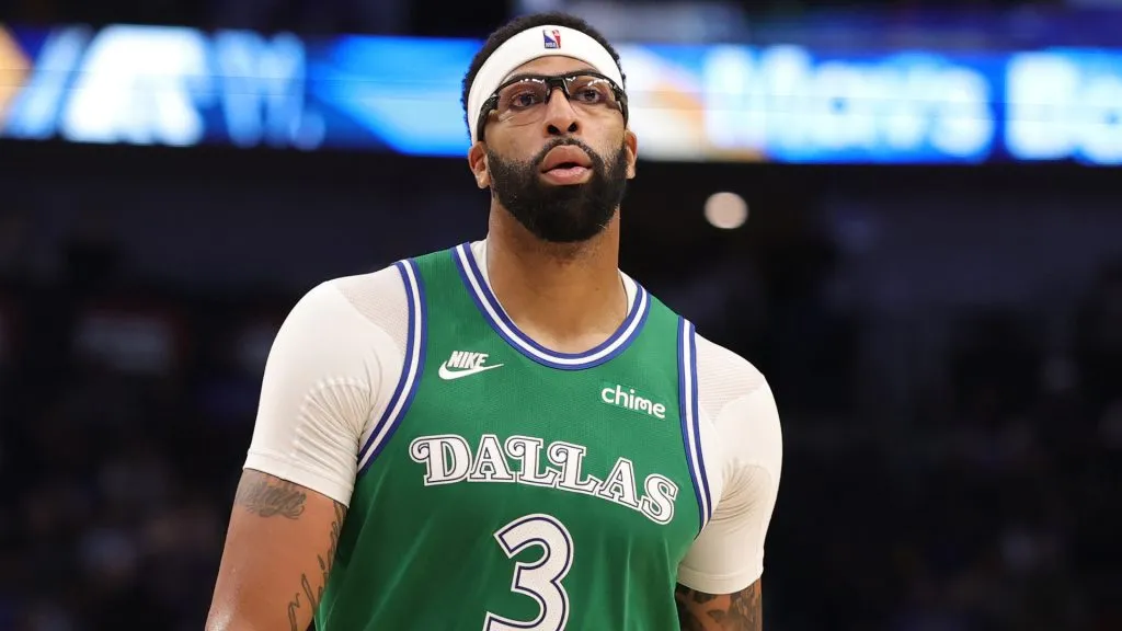 Anthony Davis reacts during a game