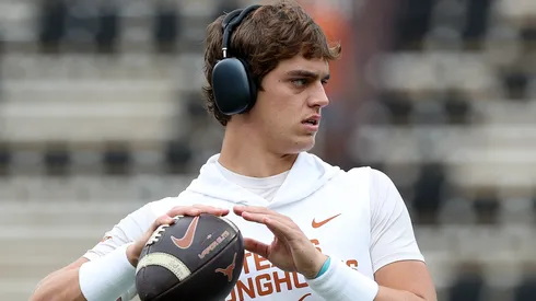 Arch Manning #16 of the Texas Longhorns.