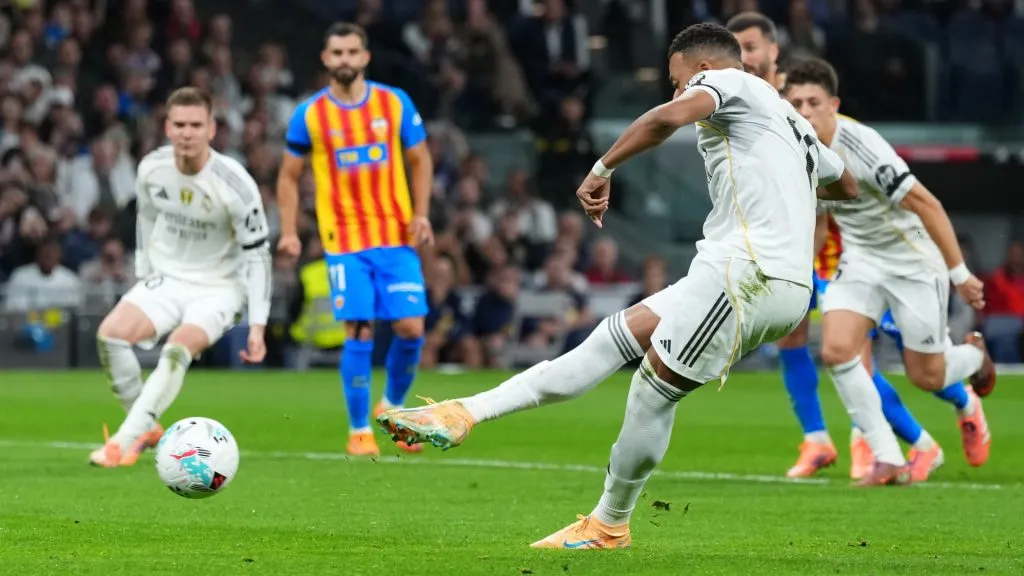 Kylian Mbappe scores from the penalty sport against Valencia. (Getty Images)
