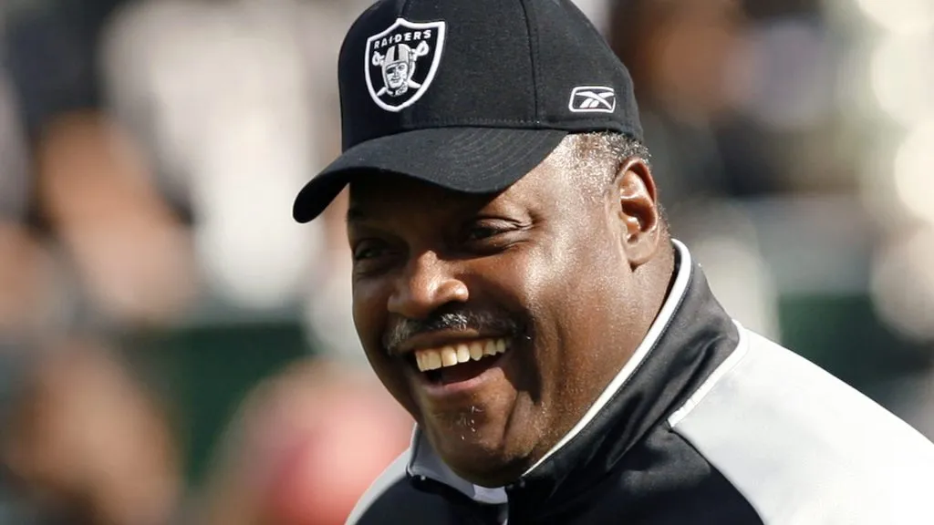 Art Shell (Source: Robert B. Stanton/NFLPhotoLibrary)