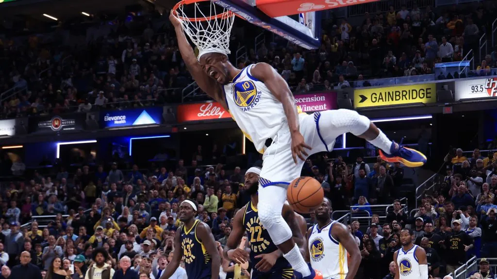 Jimmy Butler dunks the ball against the Pacers. (Getty Images)