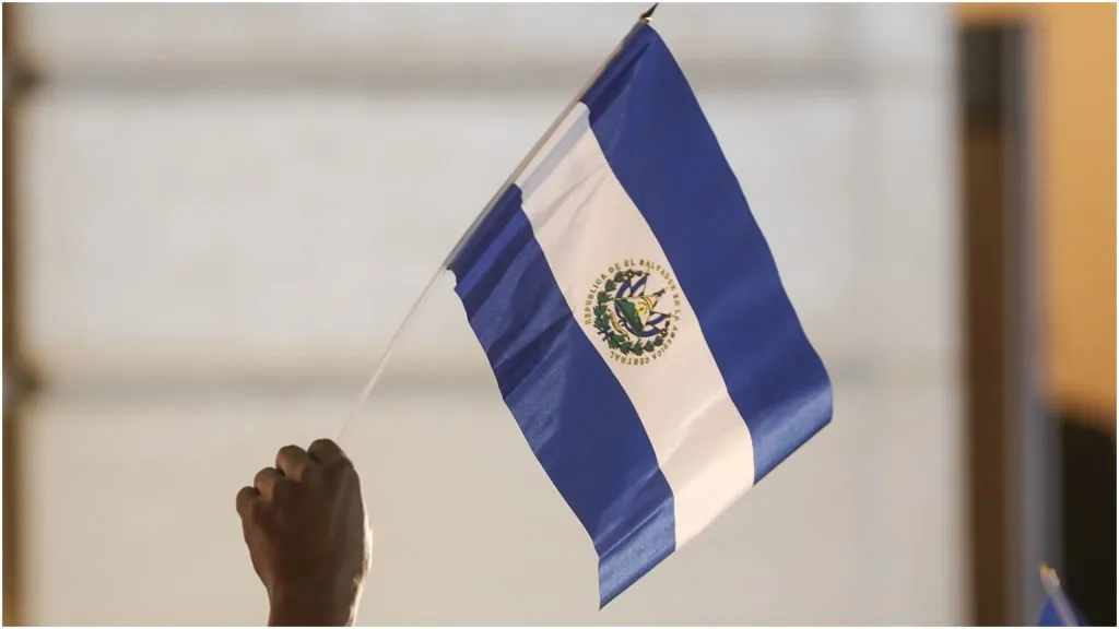El Salvador flag – Alex Peña/Getty Images