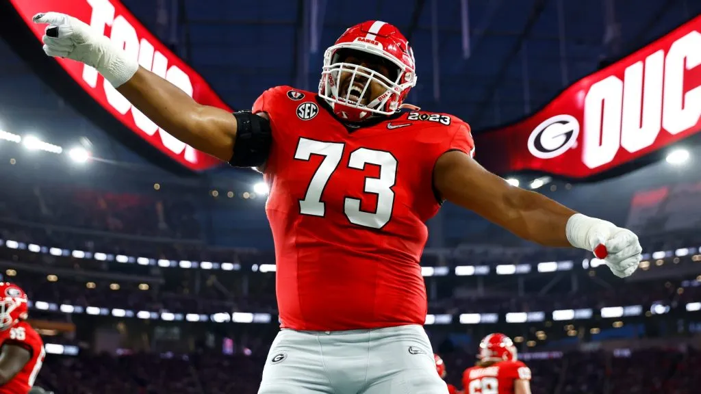 Xavier Truss #73 of the Georgia Bulldogs celebrates in the 2023 College Football Playoff National Championship game. (Source: Ronald Martinez/Getty Images)