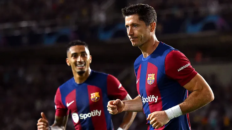 Robert Lewandowski and Raphinha during a LaLiga game with Barcelona.