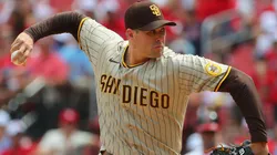 Craig Stammen #34 of the San Diego Padres delivers a pitch on September 19, 2021.