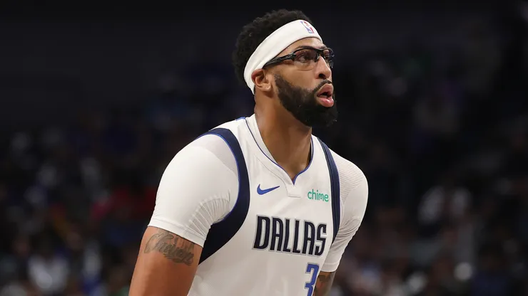 Anthony Davis during a game against the Pacers.