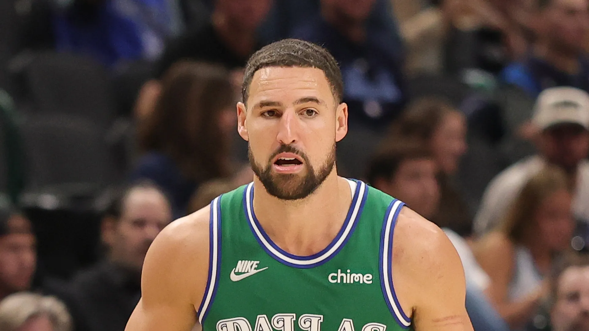 Klay Thompson #31 of the Dallas Mavericks handles the ball