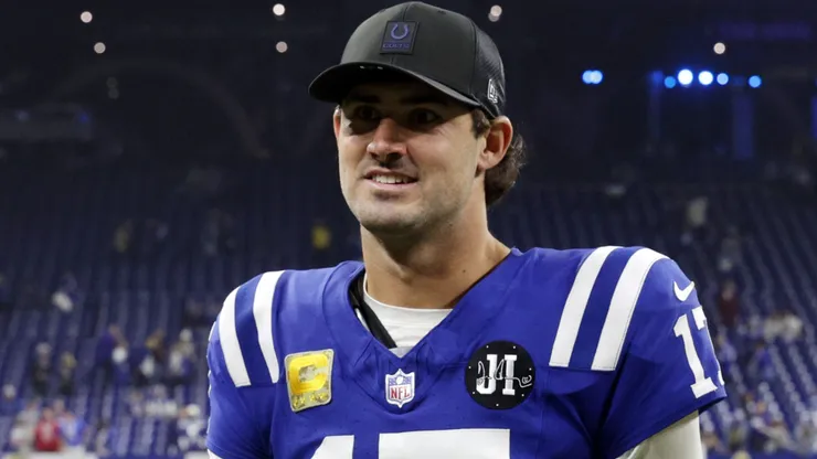 Daniel Jones #17.