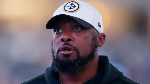 Head coach Mike Tomlin of the Pittsburgh Steelers looks on.