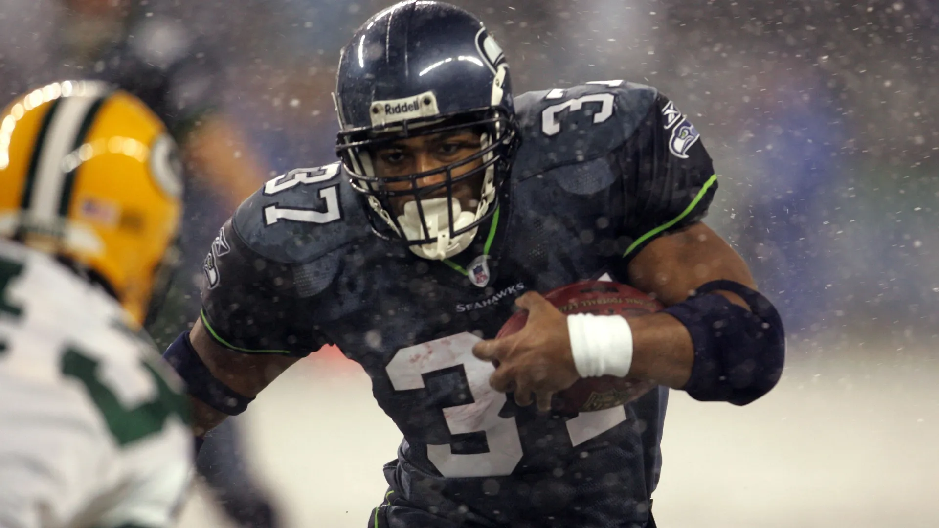 Shaun Alexander (Source: Kevin Casey/NFLPhotoLibrary)