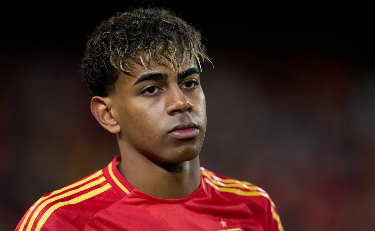 Lamine Yamals Spain lose in-form player to terrible injury for Finalissima vs Lionel Messi, Argentina befo... - bolavip.com thumbnail