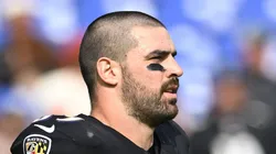 Mark Andrews warms up in the game vs the Bears on October 26, 2025 in Baltimore.