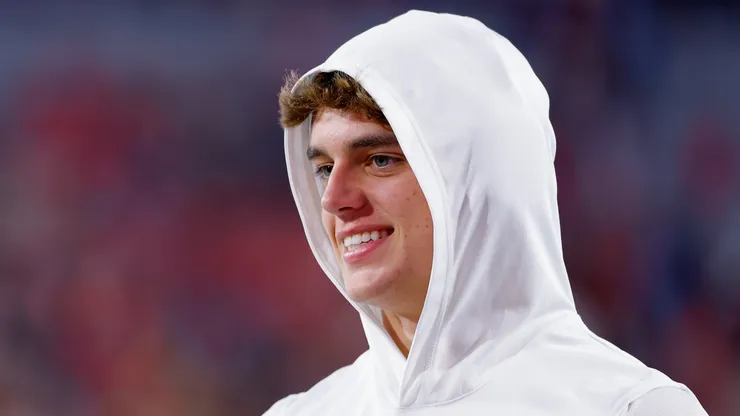 Arch Manning #16 of the Texas Longhorns before the game against the Georgia Bulldogs
