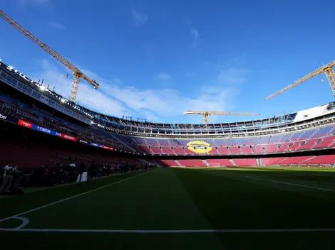 How many fans are currently allowed at Camp Nou and when will Barcelona's stadium be completed?