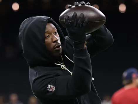Is Alvin Kamara playing today for Saints vs Falcons in Week 12 of 2025 NFL season?