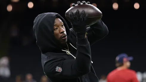 Alvin Kamara #41 of the New Orleans Saints warms up.