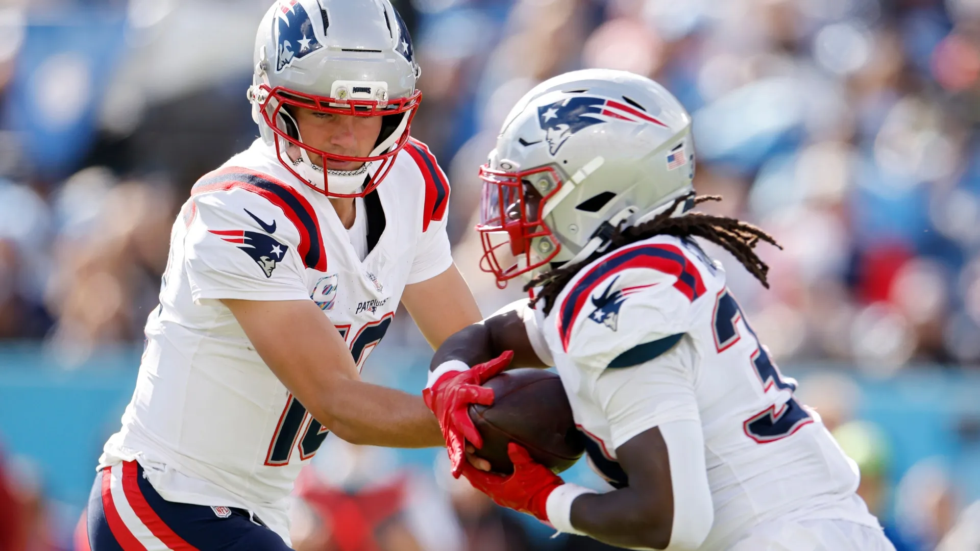 Drake Maye with Rhamondre Stevenson