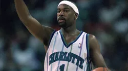 Baron Davis #1 of the Charlotte Hornets in 2001.