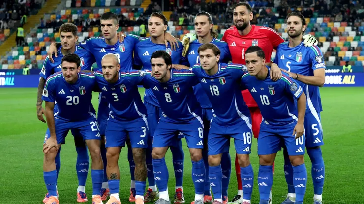 Players of Italy pose for a team photograph prior to the FIFA World Cup 2026 qualifier match in 2025.
