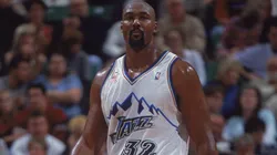 Karl Malone #32 of the Utah Jazz in 2001.