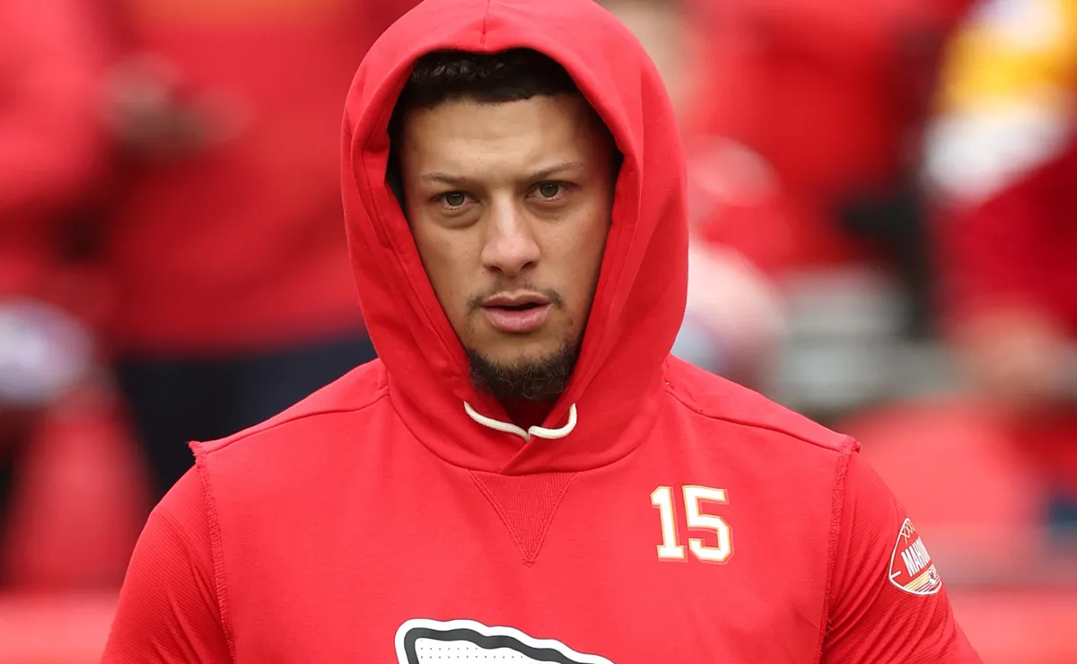 Patrick Mahomes sends heartfelt farewell message to longtime Chiefs coach