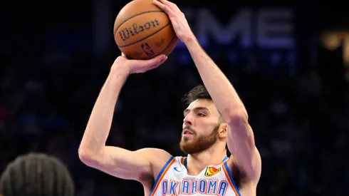 Chet Holmgren #7 of the Oklahoma City Thunder shoots.