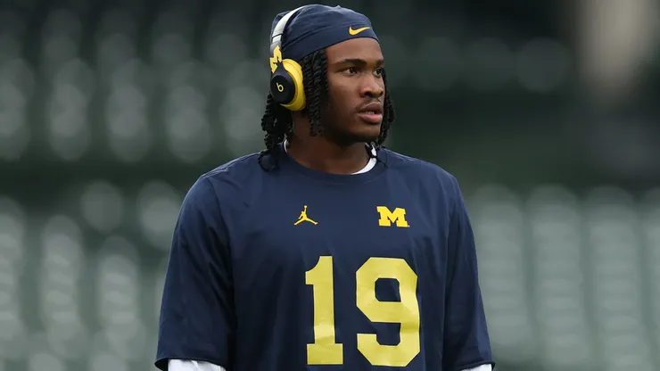 Bryce Underwood #19 of the Michigan Wolverines.