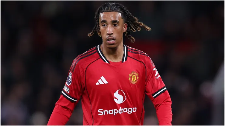 Leny Yoro of Manchester United