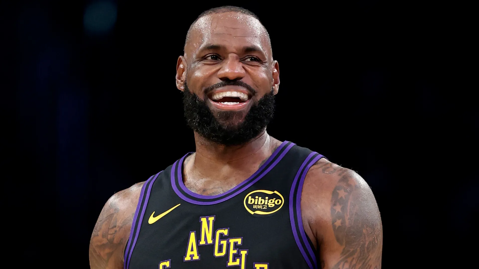 LeBron James #23 of the Los Angeles Lakers in 2025. (Source: Ronald Martinez/Getty Images)