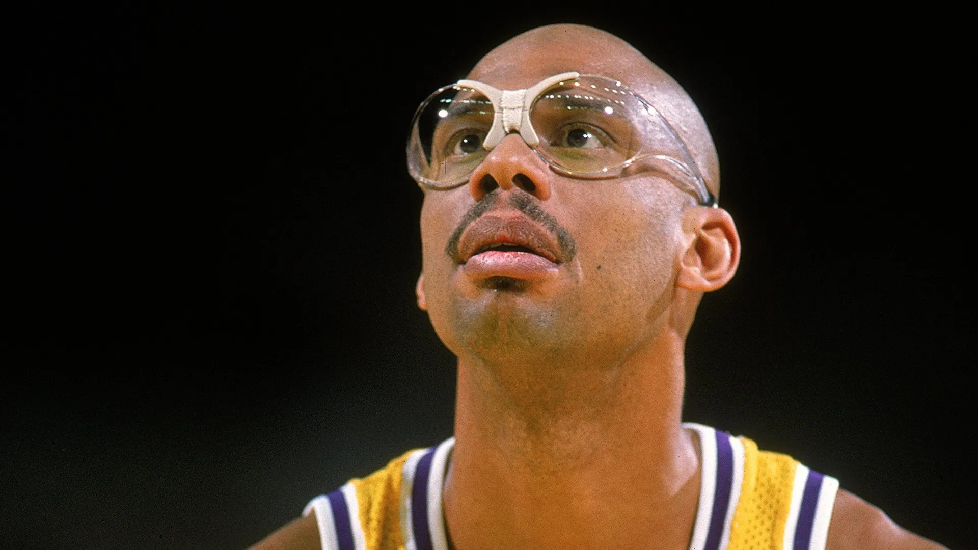 Kareem Abdul-Jabbar (Source: Stephen Dunn /Allsport)