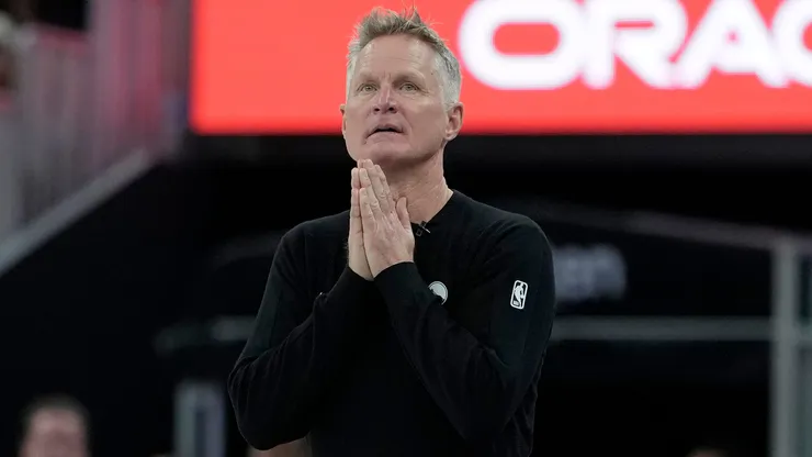 Head coach Steve Kerr of the Golden State Warriors looks on.