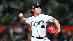 Tatsuya Imai pitches in the Japanese league.