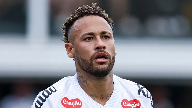 Neymar Junior at Urbano Caldeira Stadium.