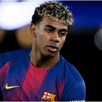 Why is Lamine Yamal not playing today for Barcelona vs Slavia Praha in 2025-26 UEFA Champions League?