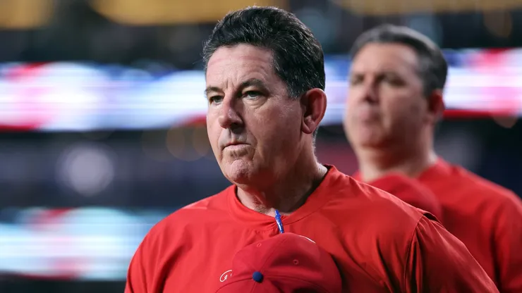 Rob Thomson at Chase Field in Phoenix, Arizona.