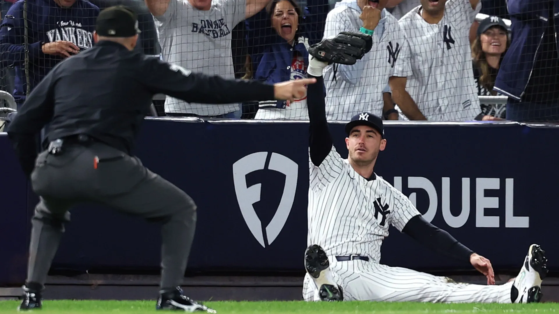 Cody Bellinger #35 of the New York Yankees makes a catch on a fly ball. Al Bello/Getty Images