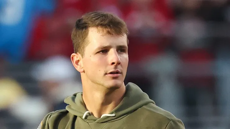 Brock Purdy warms up prior to the game vs the Panthers on November 24, 2025 in Santa Clara.