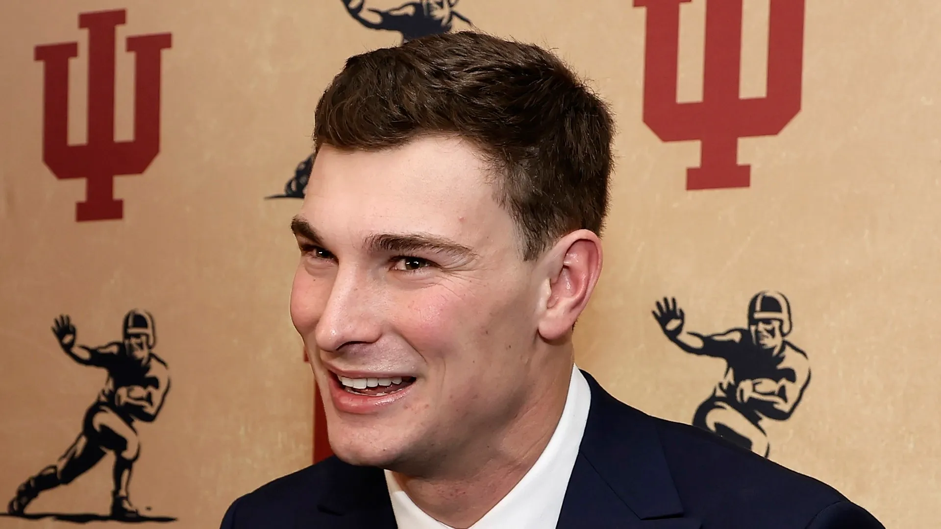 Fernando Mendoza of the Indiana Hoosiers